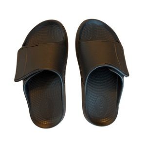 Like new OOFOS OOahh unisex slides